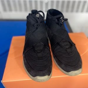 “Fear of God x Nike” raids